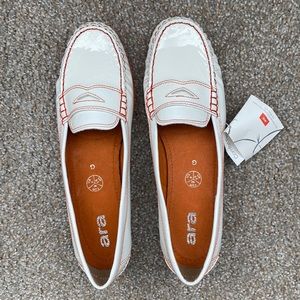 NWT Ara white leather moccasins Sz 9